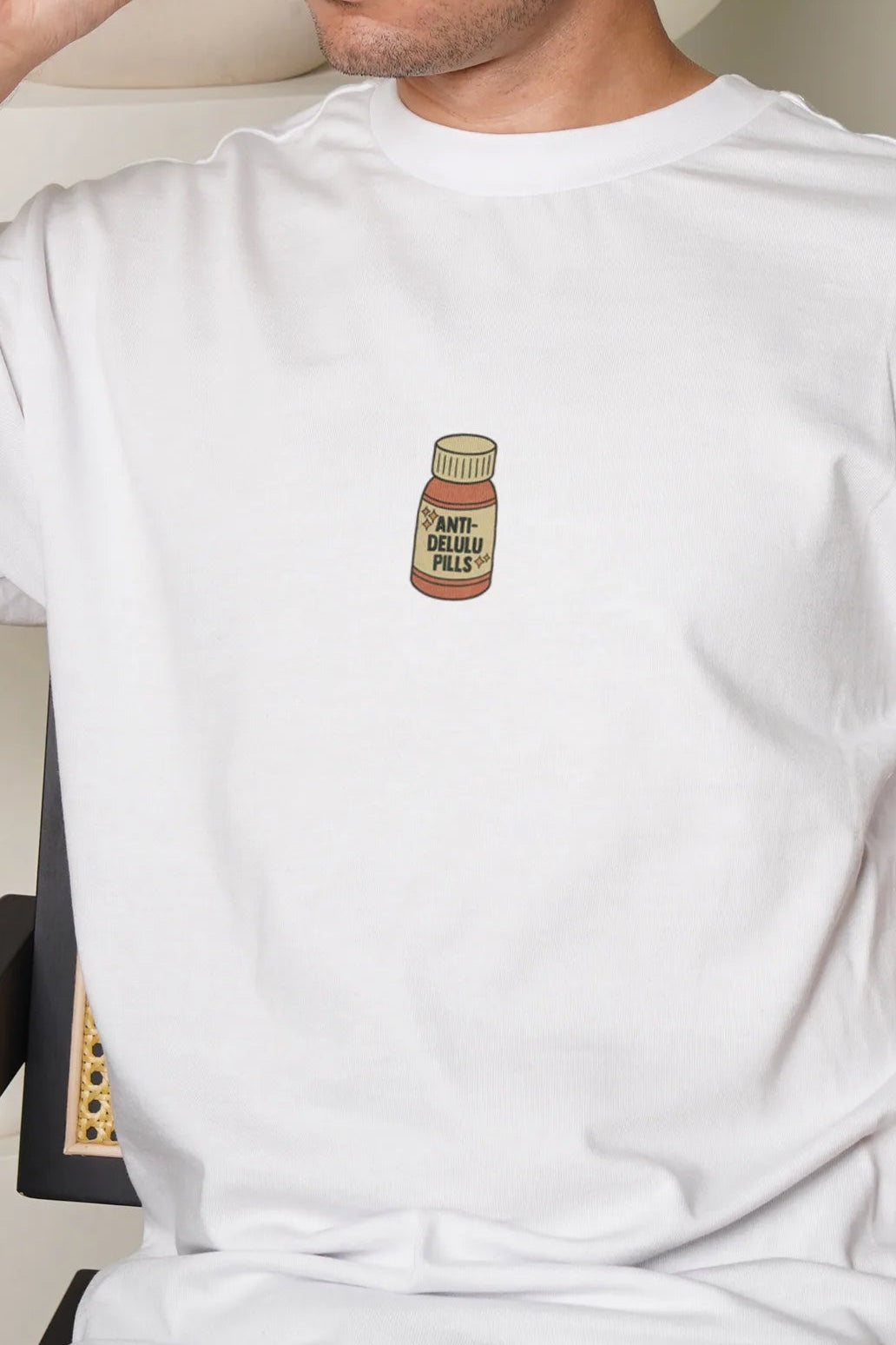 Anti-delulu Pills! Oversized Men’s T-Shirt