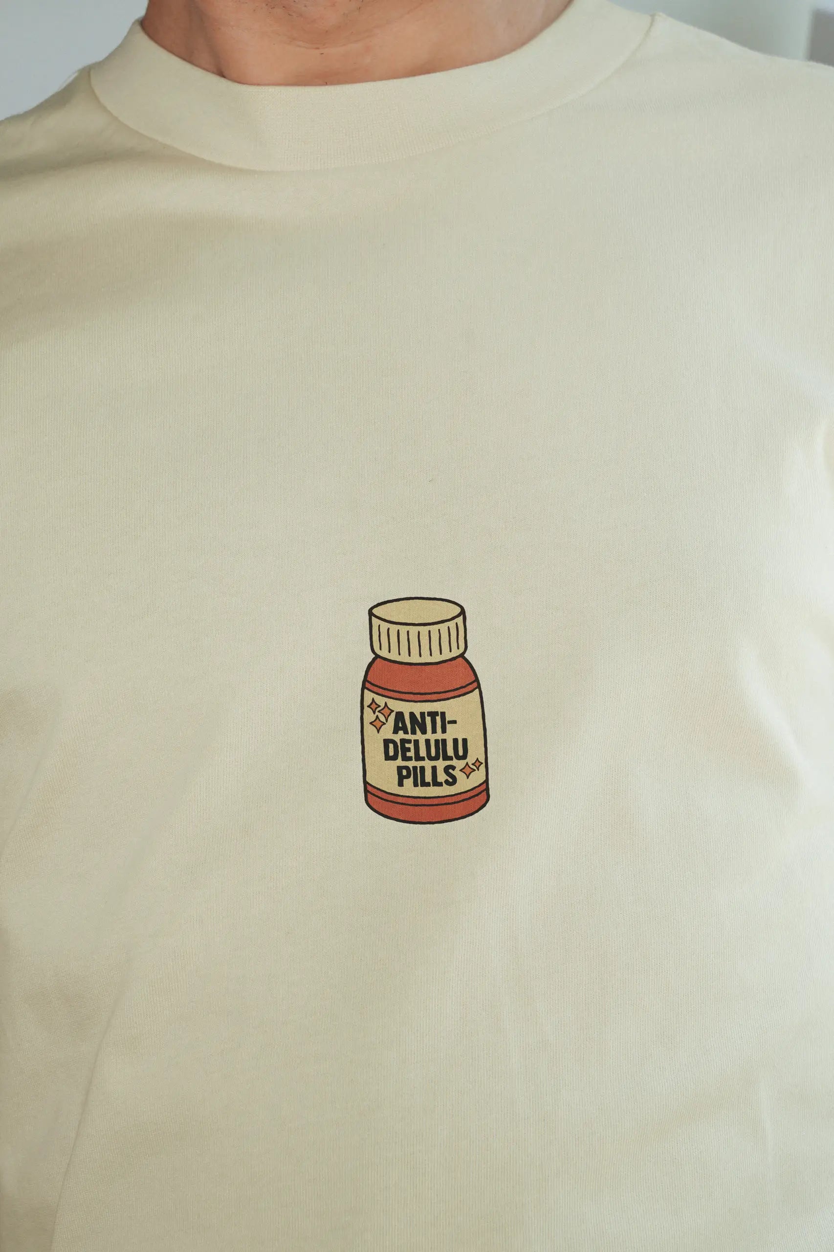 Anti-delulu Pills! Oversized Men’s T-Shirt